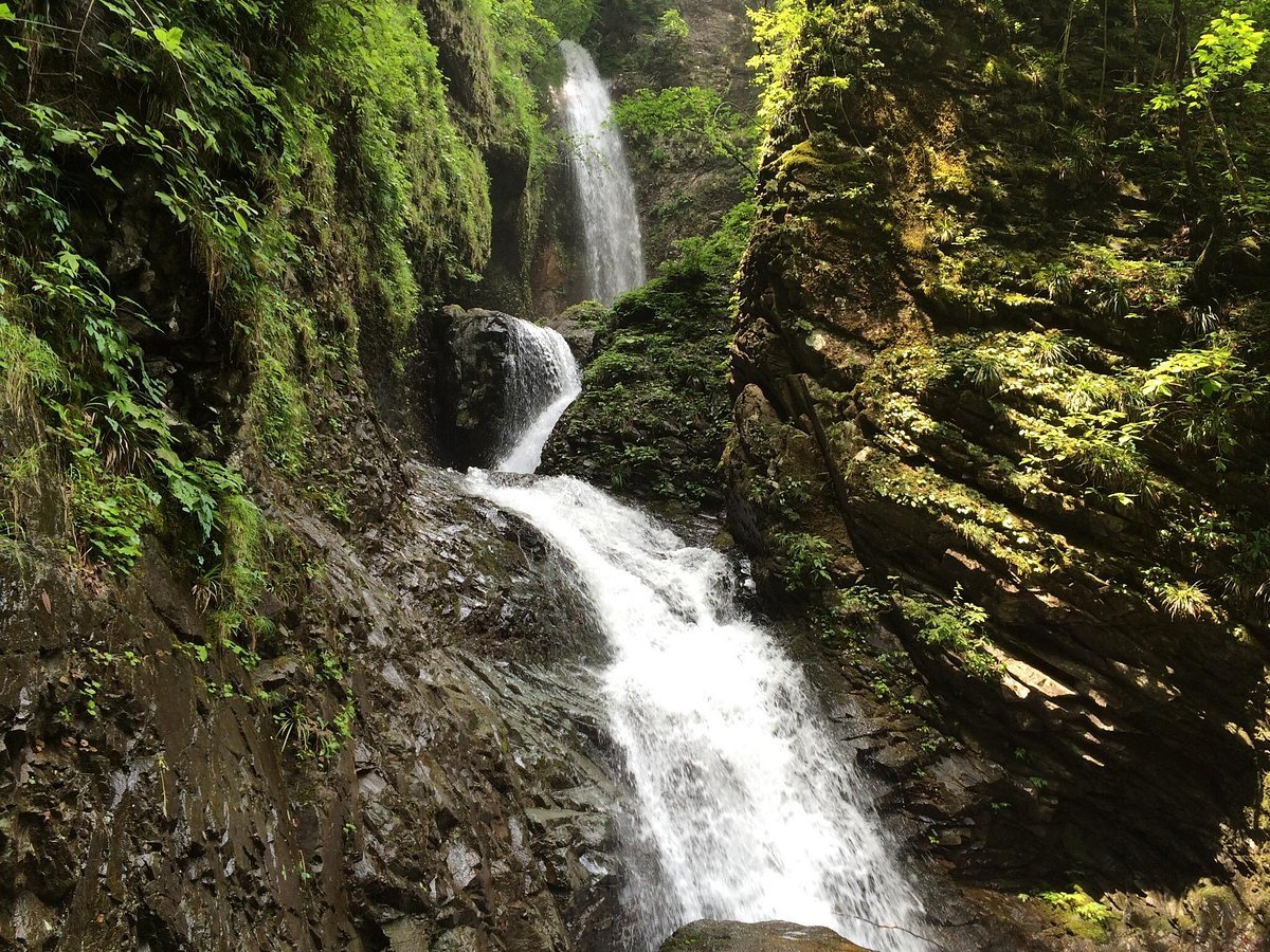 🏞️ 용화폭포 (류카노타키) 이미지 1